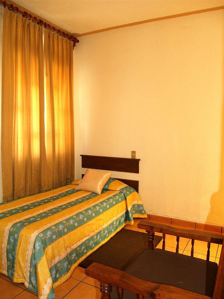 Hotel Estefania Μορέλια Εξωτερικό φωτογραφία