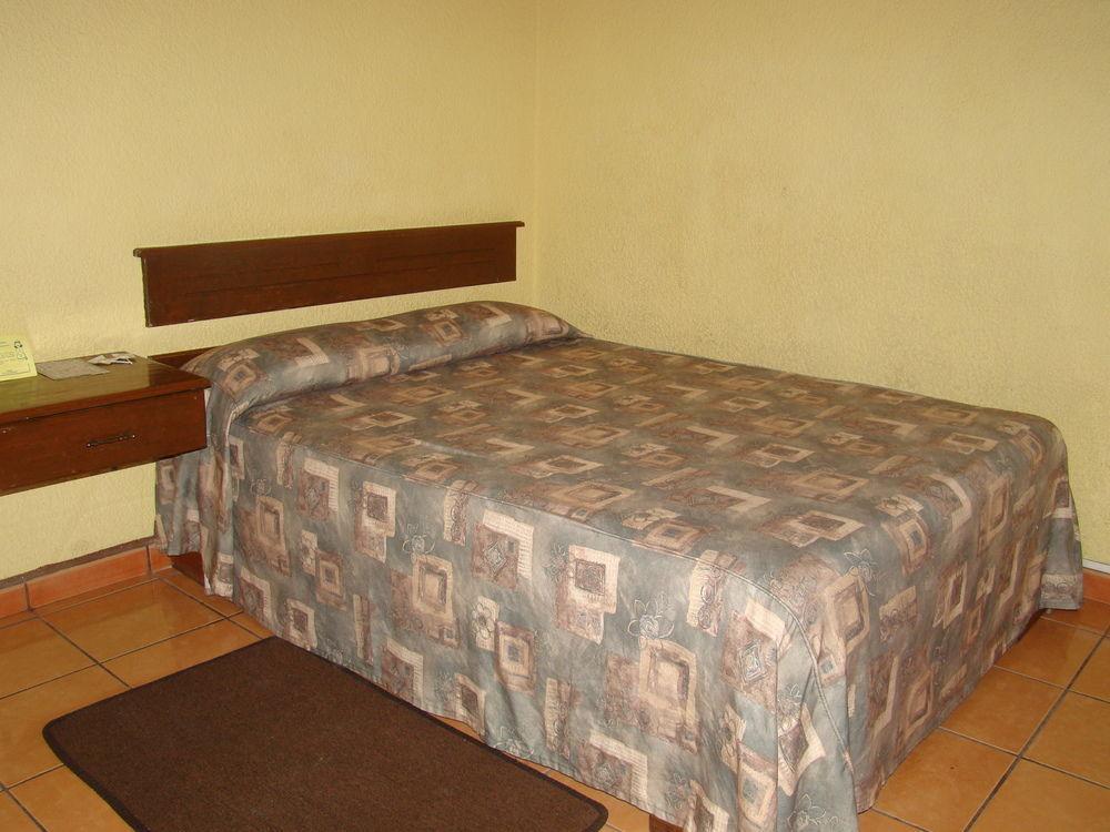 Hotel Estefania Μορέλια Εξωτερικό φωτογραφία