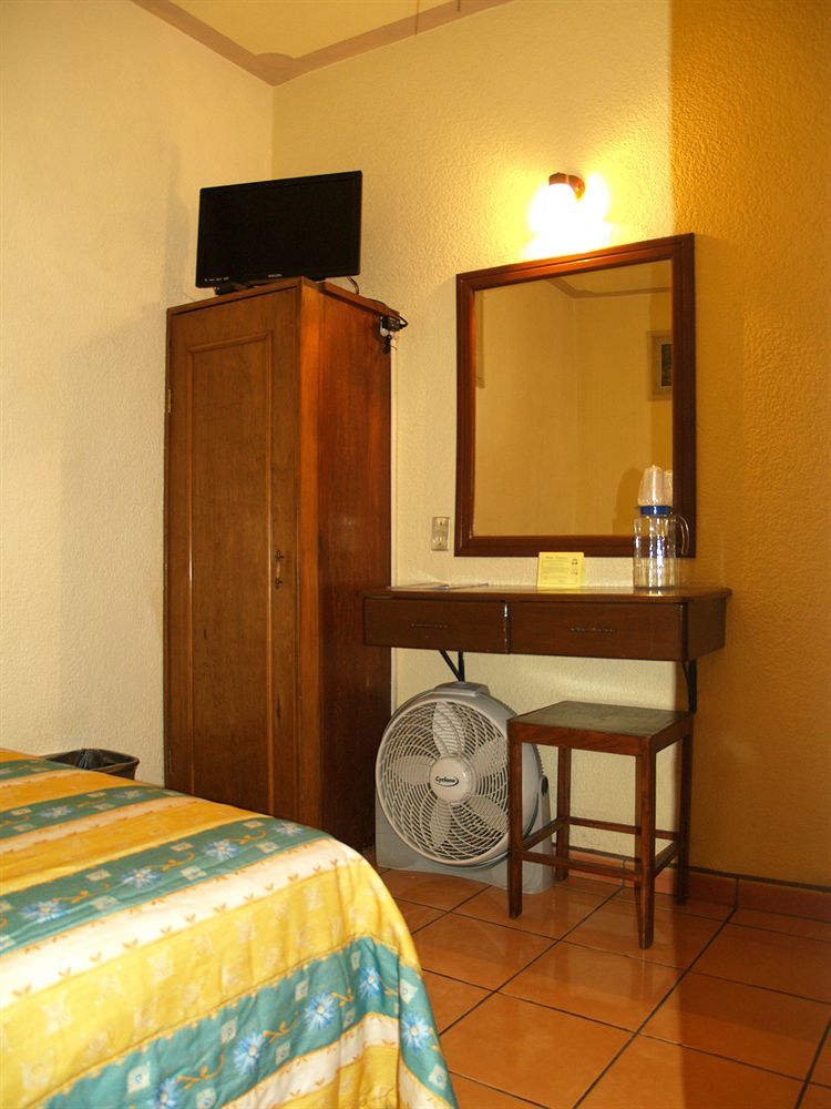 Hotel Estefania Μορέλια Εξωτερικό φωτογραφία