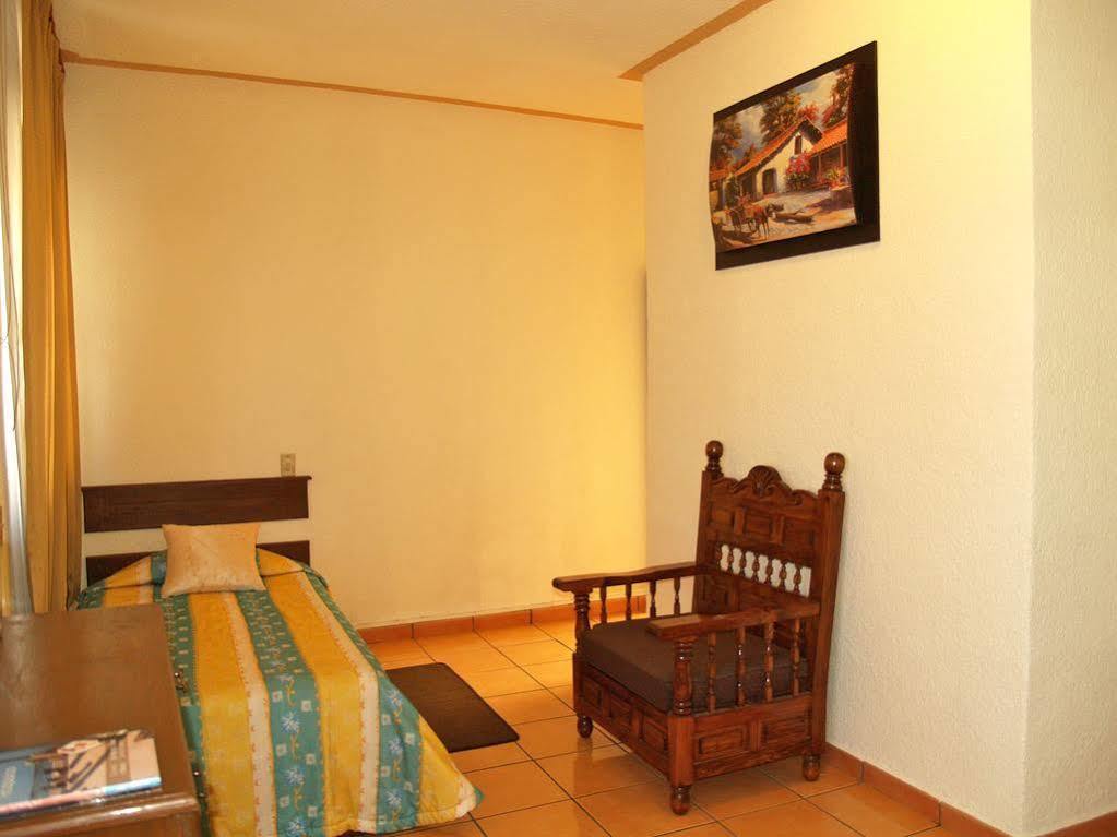 Hotel Estefania Μορέλια Εξωτερικό φωτογραφία